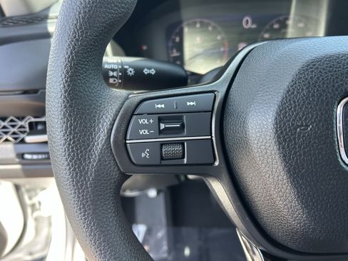 Certified 2025 Honda Accord SE image 25