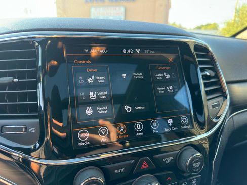 Used 2020 Jeep Grand Cherokee Limited w/ Luxury Group II AWD/4WD image 46