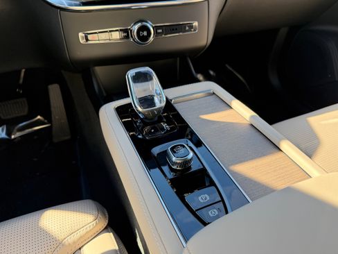 New 2026 Volvo XC90 T8 Ultra w/ Protection Package Premier image 14