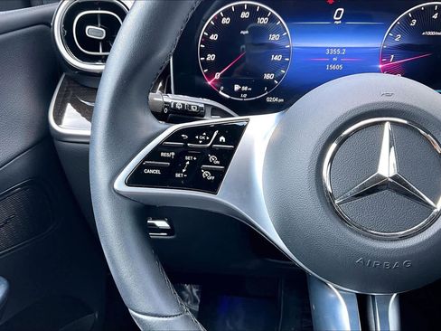 Used 2023 Mercedes-Benz GLC 300 4MATIC image 24
