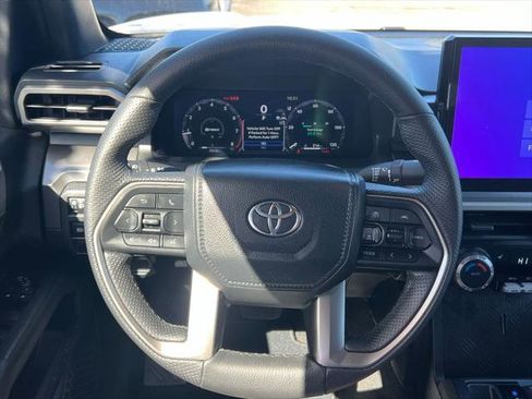Certified 2024 Toyota Tacoma TRD Off-Road AWD/4WD image 23