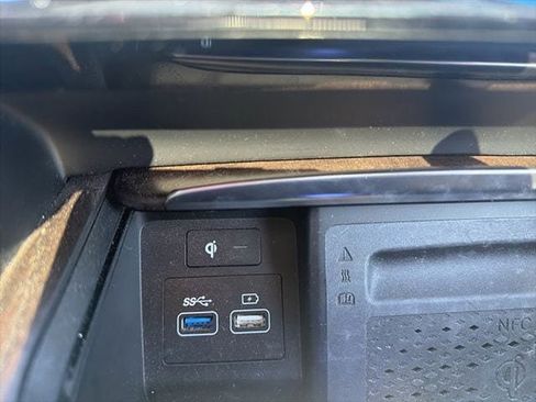 Used 2022 Genesis GV80 2.5T w/ Prestige Package 04 image 24