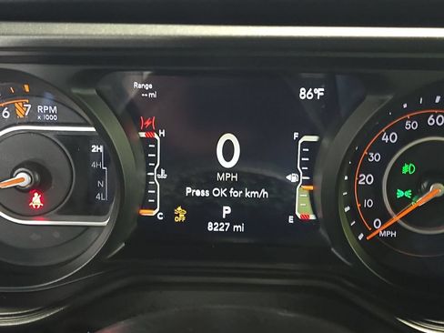 Used 2025 Jeep Gladiator Rubicon AWD/4WD image 23
