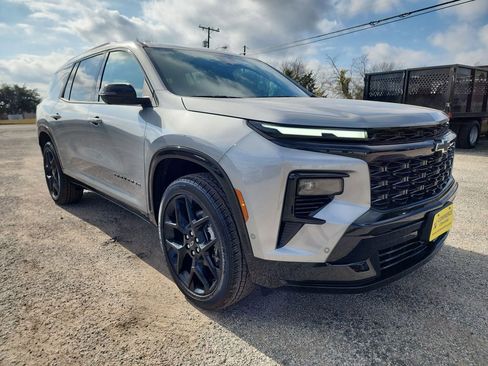 New 2026 Chevrolet Traverse RS w/ LPO, Floor Liner Package image 1