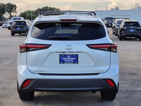 Used 2026 Toyota Highlander XLE AWD/4WD image 8