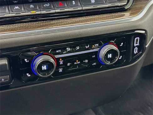 Used 2025 Chevrolet Silverado 1500 LT image 17