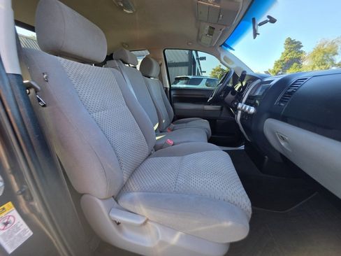 Used 2013 Toyota Tundra 4x4 Double Cab w/ Tow Pkg image 10