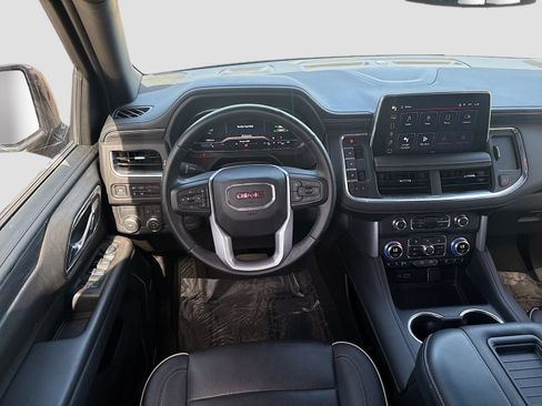 Used 2024 GMC Yukon SLT w/ SLT Luxury Package RWD image 22