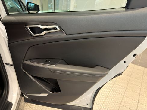 Used 2026 Kia Sportage EX image 24