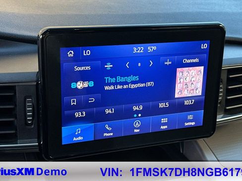 Used 2022 Ford Explorer XLT w/ Equipment Group 202A image 29