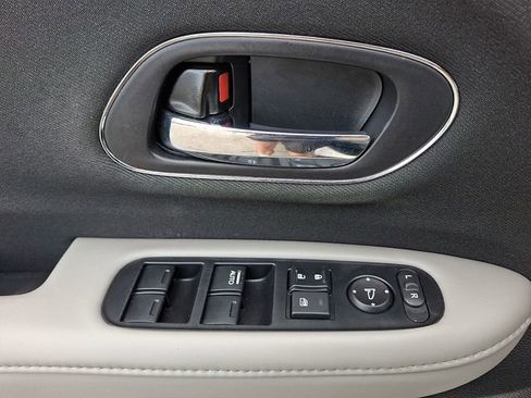 Used 2022 Honda HR-V EX image 13