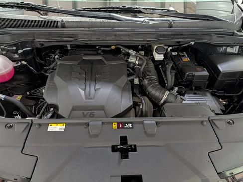 Used 2026 Kia Carnival FWD image 28