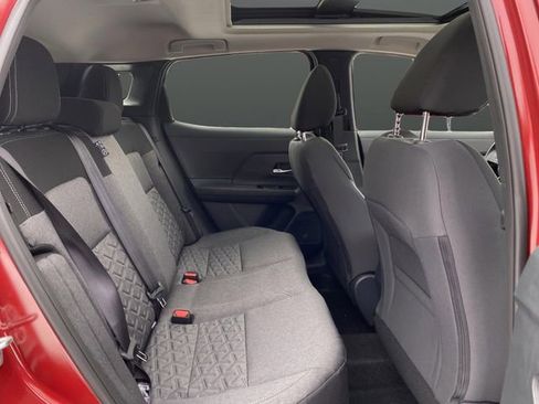 Used 2025 Nissan Kicks SV w/ SV Premium Package image 28