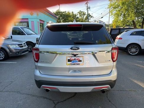 Used 2017 Ford Explorer Limited w/ Equipment Group 301A AWD/4WD image 5