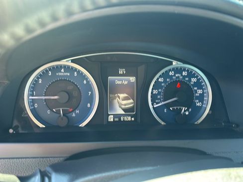 Used 2017 Toyota Camry XLE w/ Moonroof Package FWD image 3