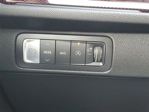 Used 2025 Chevrolet Traverse Z71 w/ Driver Confidence Package image 18