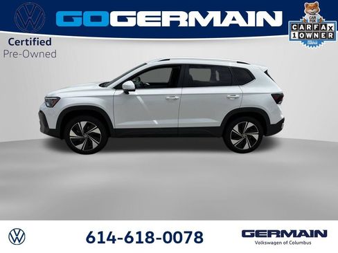 Used 2025 Volkswagen Taos SE AWD/4WD image 2