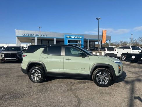 New 2026 Chevrolet Equinox LT image 2
