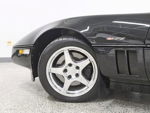 Used 1990 Chevrolet Corvette ZR-1 image 16