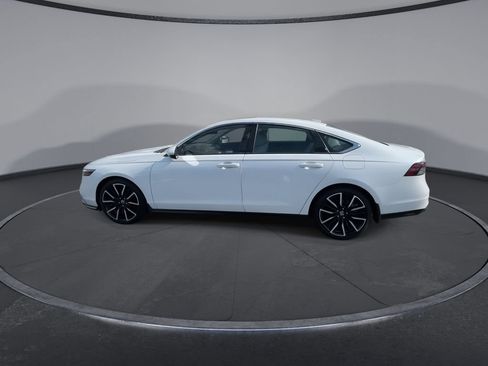 Used 2024 Honda Accord Touring image 6
