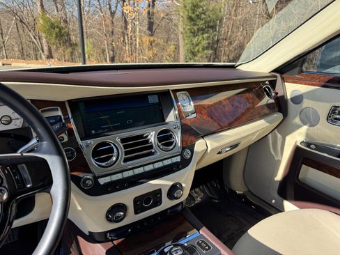 Used 2013 Rolls-Royce Ghost REAR THEATRE / MASSAGE SEATS / image 39