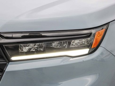 Used 2025 Honda Pilot Sport image 5