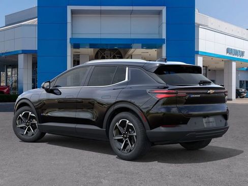 New 2026 Chevrolet Equinox EV LT image 3