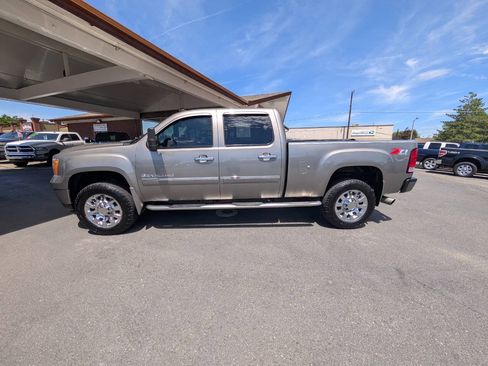 Used 2012 GMC Sierra 2500 Denali w/ Suspension Package, Off-Road AWD/4WD image 4