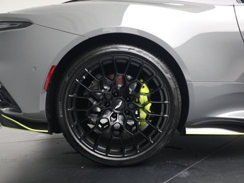Used 2023 Aston Martin DBS Coupe RWD image 31