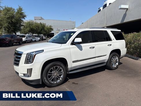 Used 2017 Cadillac Escalade 2WD image 1