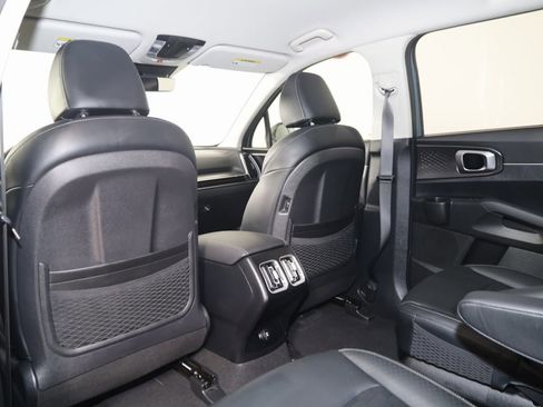 Used 2025 Kia Sorento EX image 53