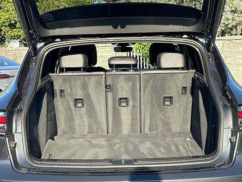 Used 2022 Porsche Macan image 28