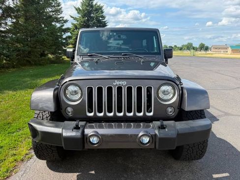 Used 2017 Jeep Wrangler Unlimited Sahara w/ Dual Top Group AWD/4WD image 4
