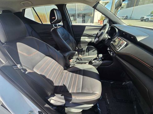 Used 2020 Nissan Kicks SR w/ SR Premium Package FWD image 10