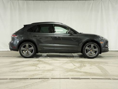 Used 2025 Porsche Macan image 8