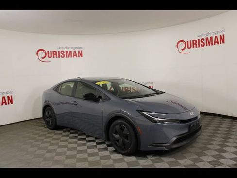 Used 2025 Toyota Prius LE FWD image 9