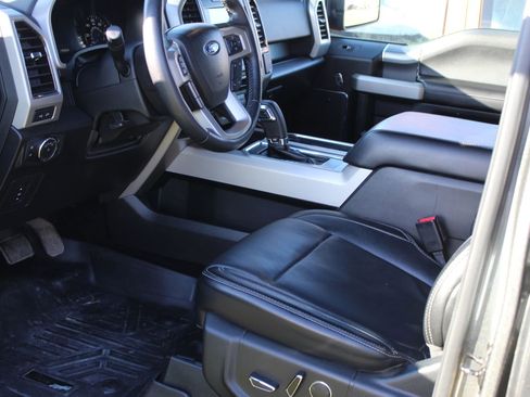 Used 2017 Ford F150 Lariat image 11