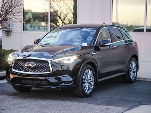 Certified 2025 INFINITI QX50 Pure AWD/4WD image 3