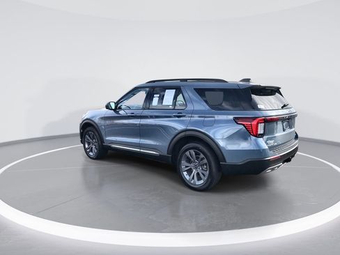 Used 2025 Ford Explorer Active w/ Active Comfort Package image 6