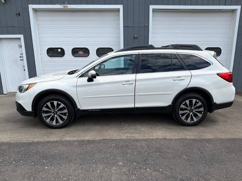 Used 2016 Subaru Outback 2.5i Limited AWD/4WD image 7