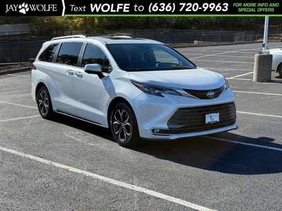 Used 2025 Toyota Sienna Platinum
