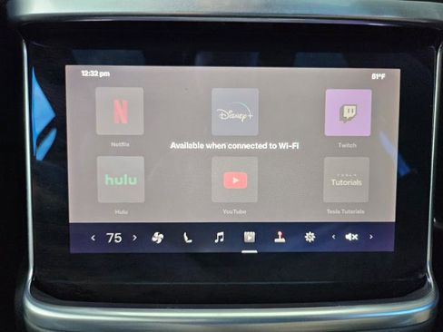 Used 2022 Tesla Model X image 62