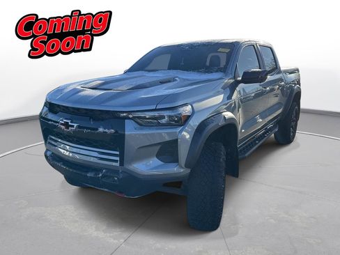 Used 2025 Chevrolet Colorado ZR2 w/ Technology Package image 2