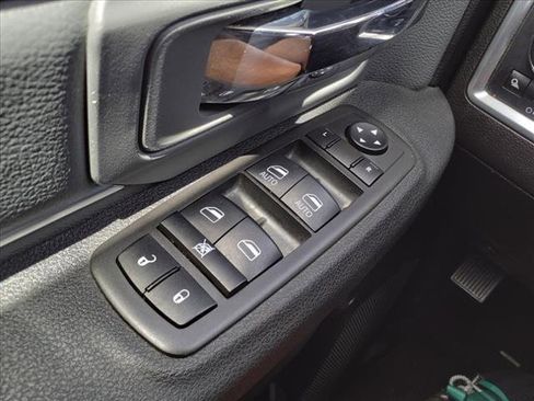 Used 2021 RAM 1500 Classic SLT image 15