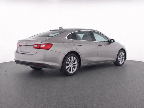 Used 2025 Chevrolet Malibu LT FWD image 4