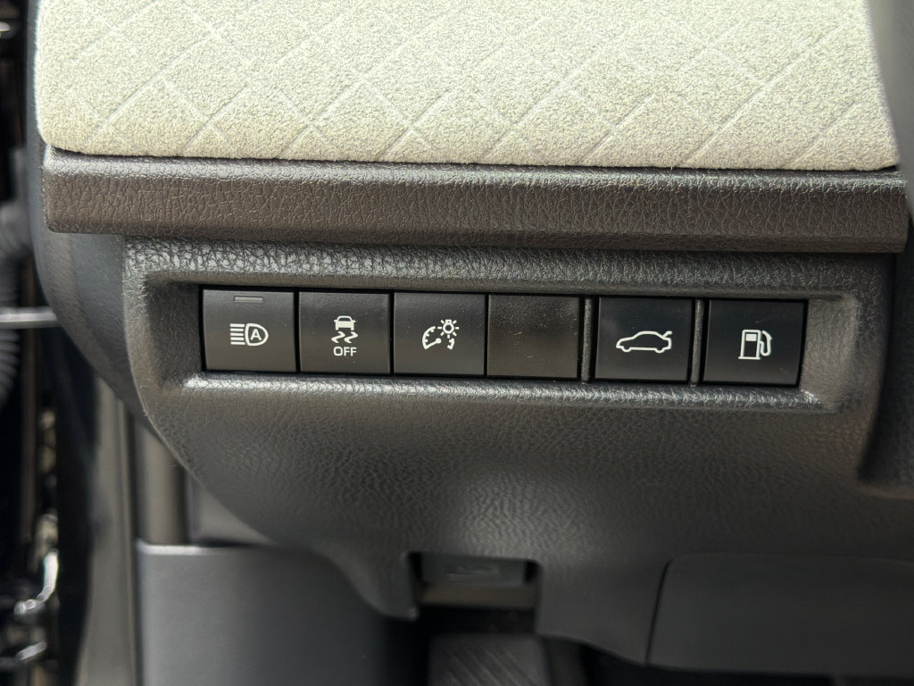 Used 2025 Toyota Camry XLE FWD image 22