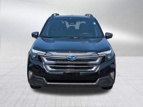 Certified 2025 Subaru Forester Premium AWD/4WD image 2