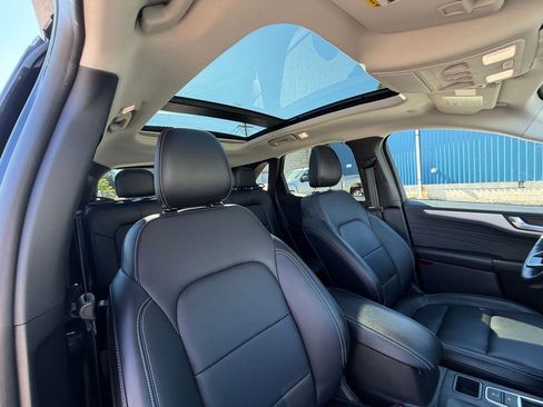 Used 2025 Ford Escape Platinum AWD/4WD image 27