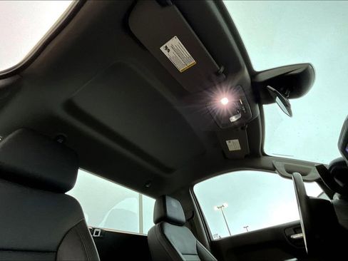 Used 2023 Chevrolet Silverado 1500 W/T image 22