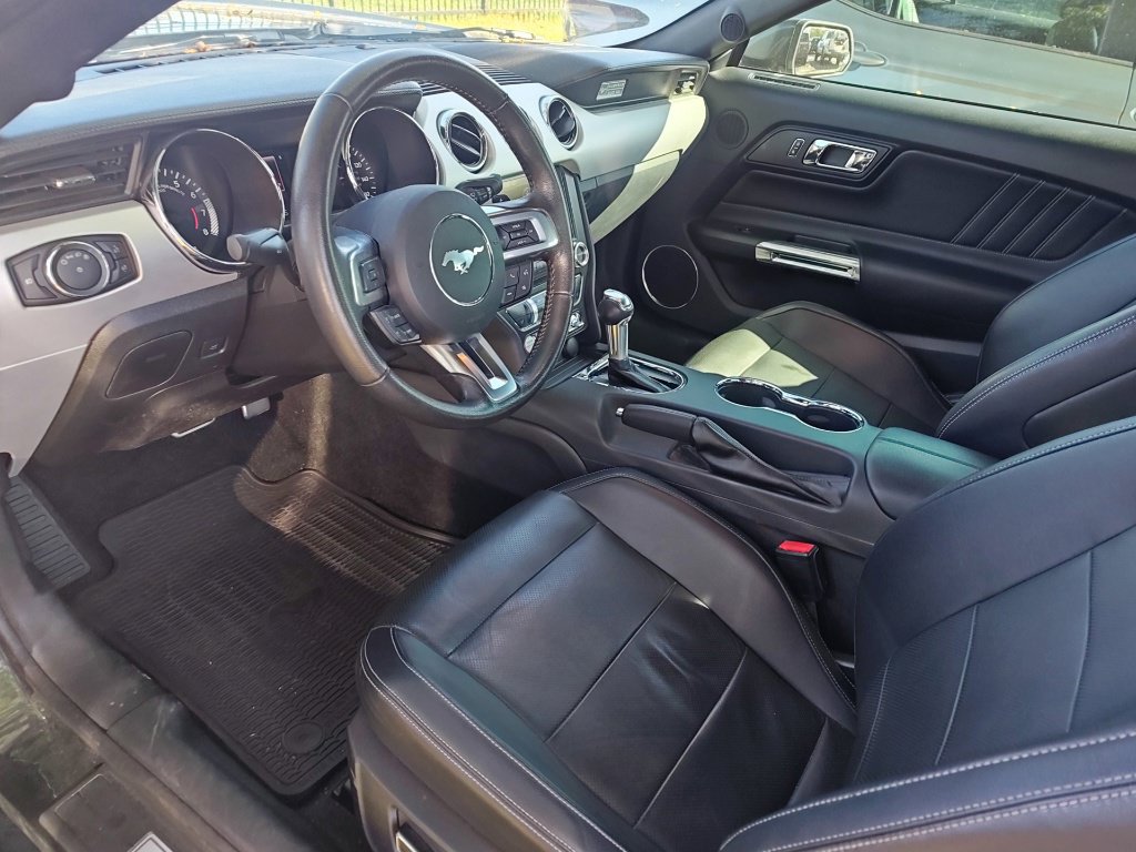 Used 2015 Ford Mustang Premium RWD image 7
